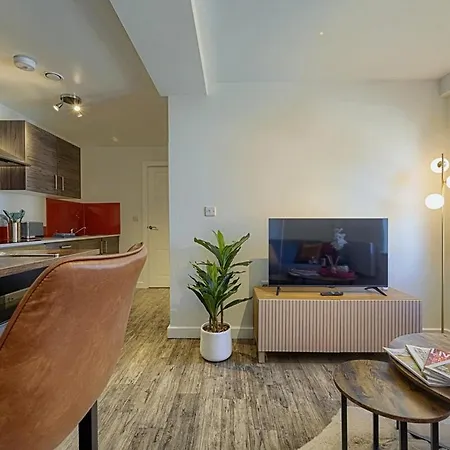 Cosy With Parking 哈罗盖特
